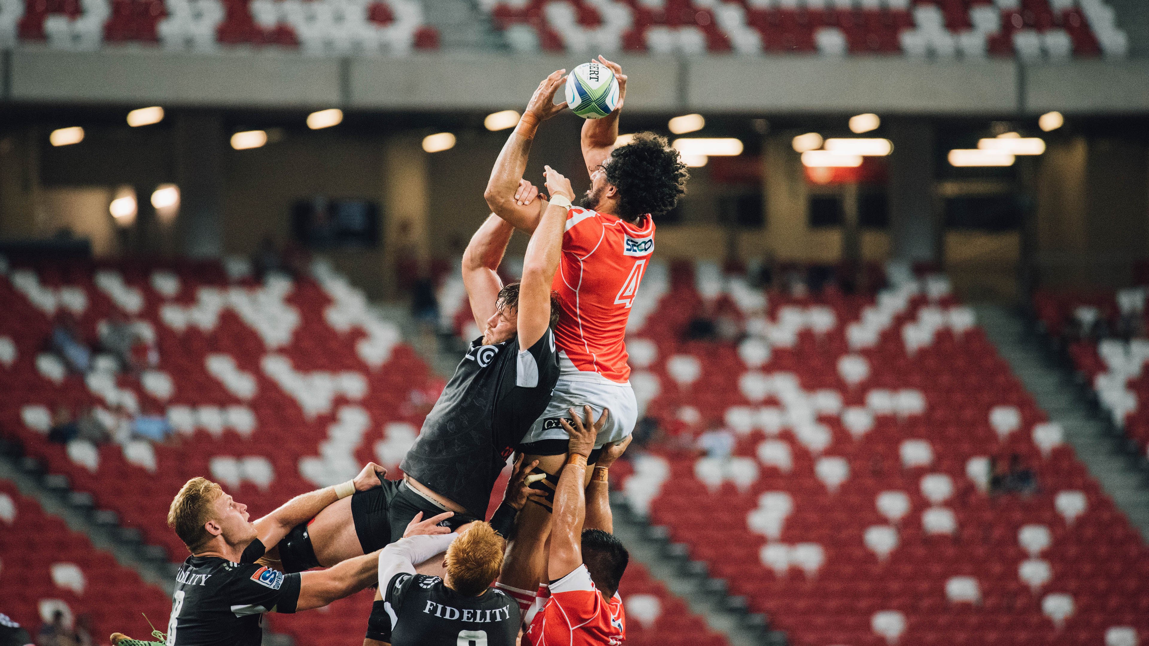 “季后赛高潮不断，强强对决引爆整场比赛热潮”，季后赛好嗨紧张