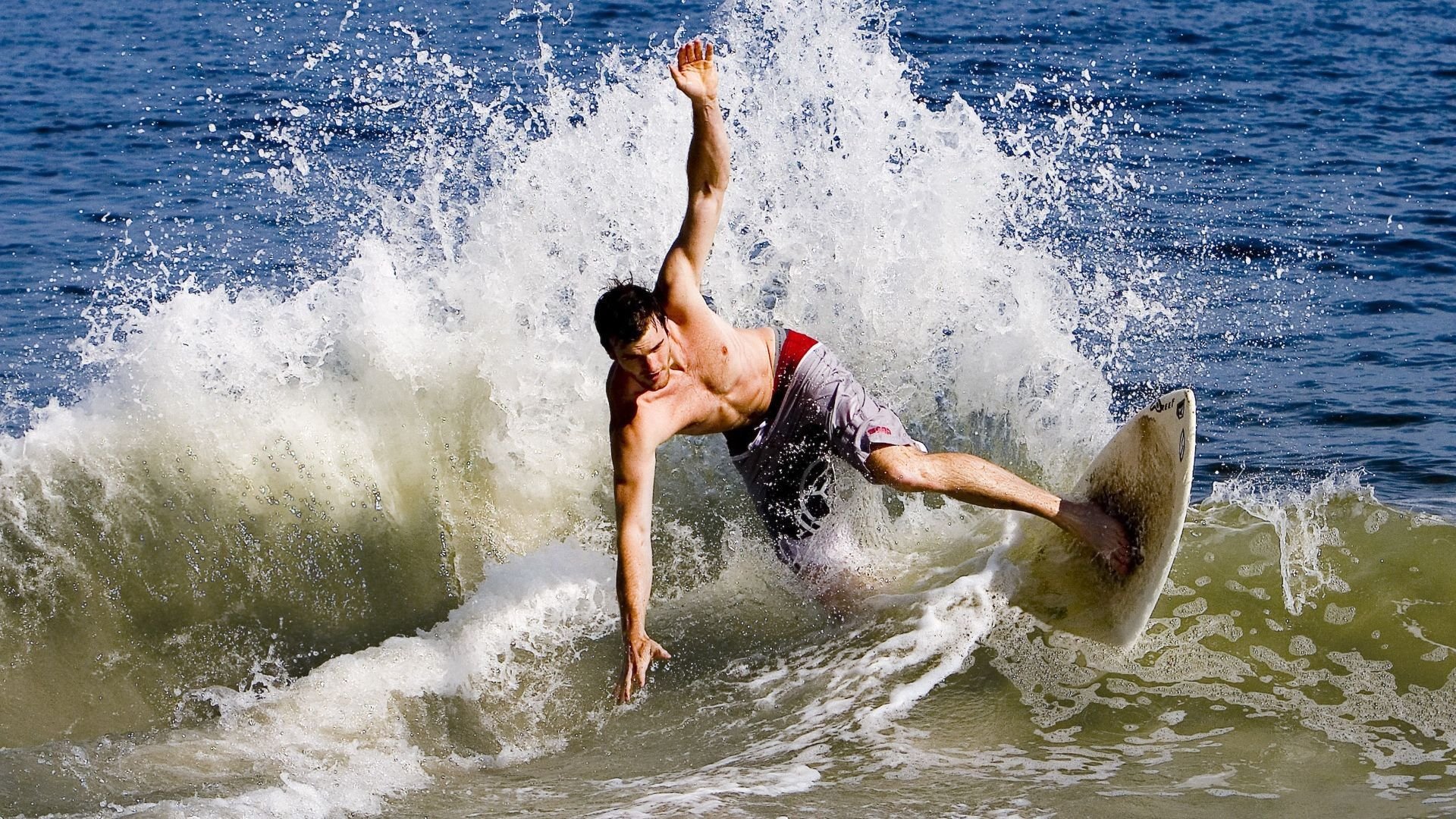 “荒漠越野:沙尘中的生死较量”,沙漠越野之旅