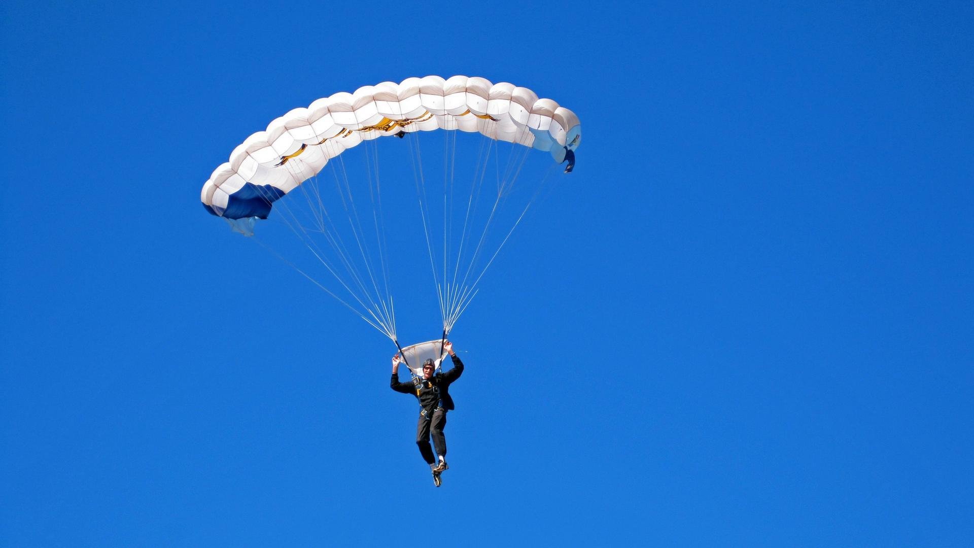 青少年“拼搏青春”公益篮球直播在全国火热展开,弘扬正能量,青少年篮球纪录片